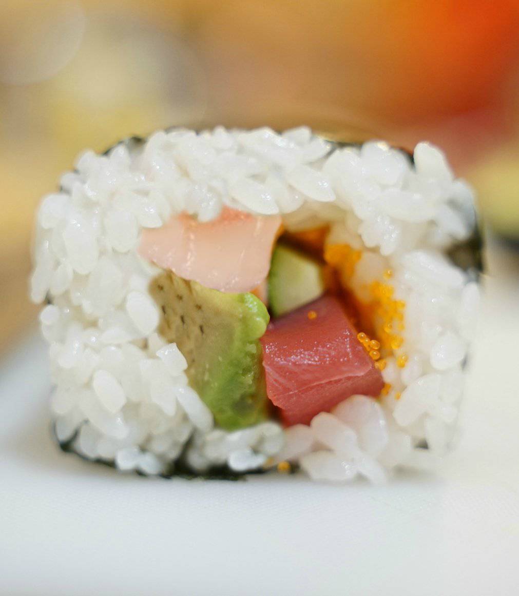 Gala Viewing Party Hawaiian Ultra Ahi And Kanpachi Nigiri Maki Roll Sushi Set - Honolulu Fish