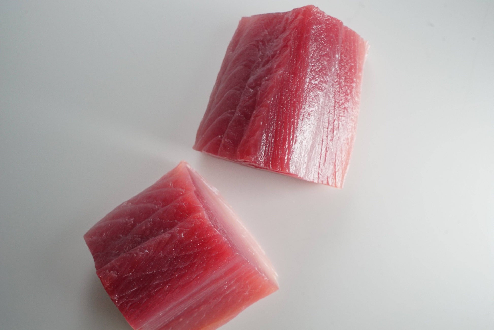 Hawaiian Bright Red Albacore Ahi Sashimi Cut 2 lbs - Honolulu Fish